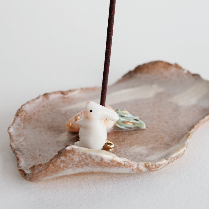 Frayed Slab Dish | Rabbit and Carrot