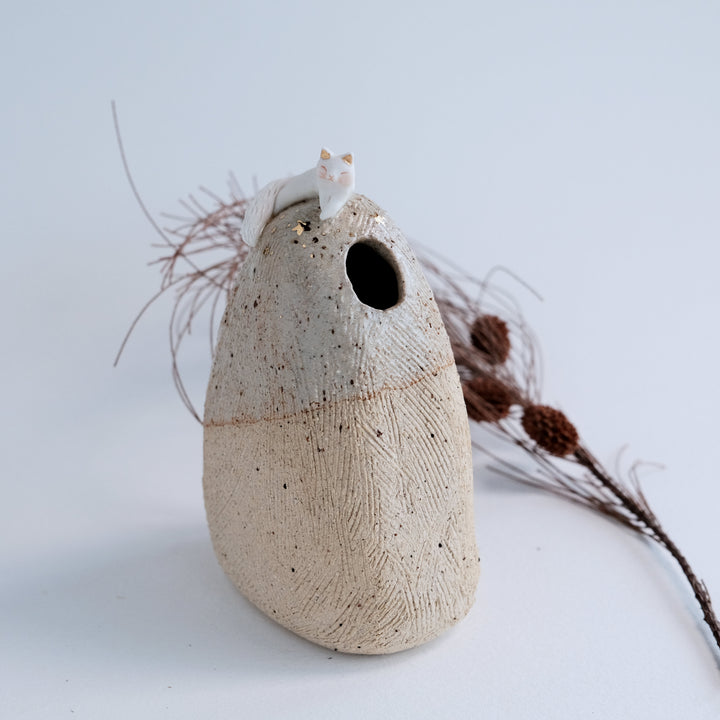 Pebble Vase | Etched Cat