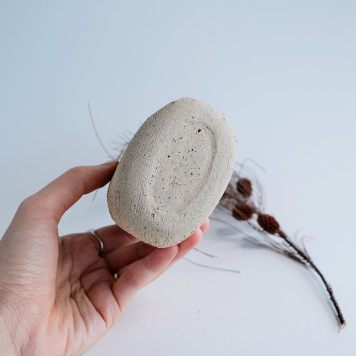 Pebble Vase | Etched Cat