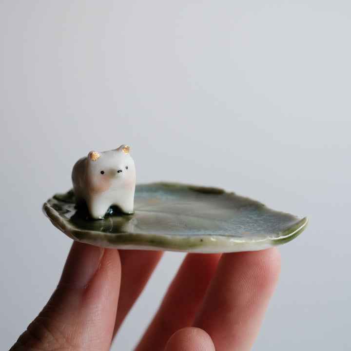 Leaf Ring Holder | Bear