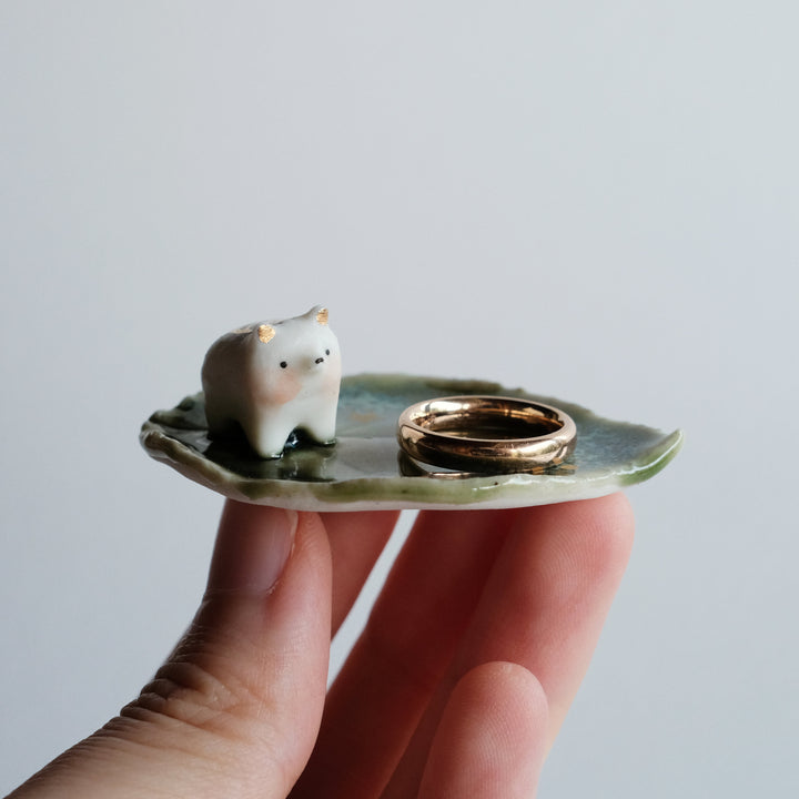 Leaf Ring Holder | Bear