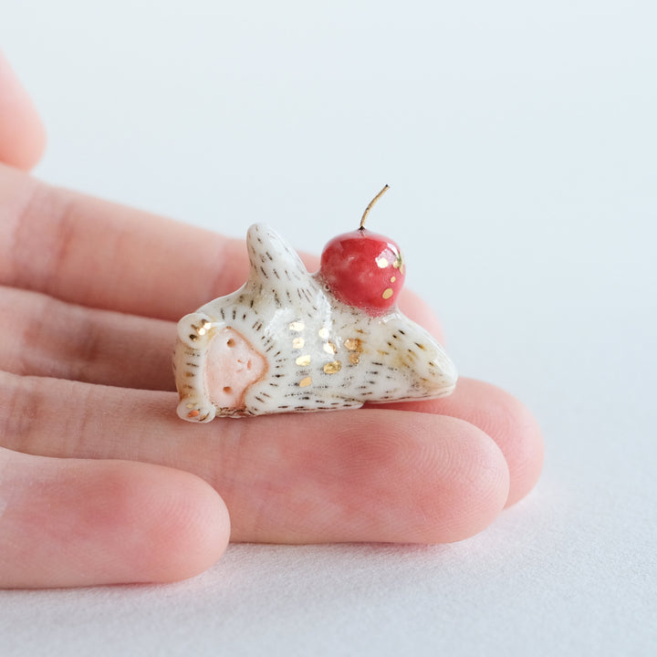 Snow Monkey Guardian | Rest with Apple