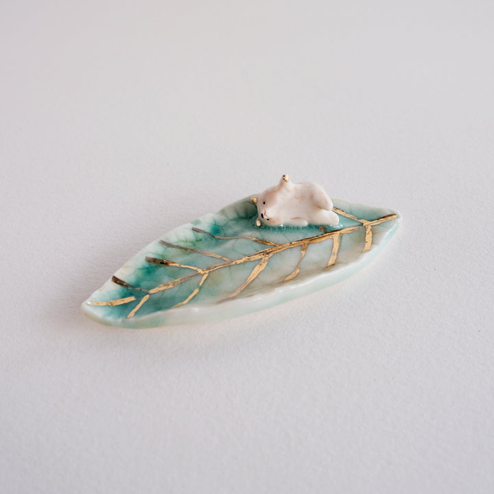 Leaf Dish | Sleepy Waving Bear