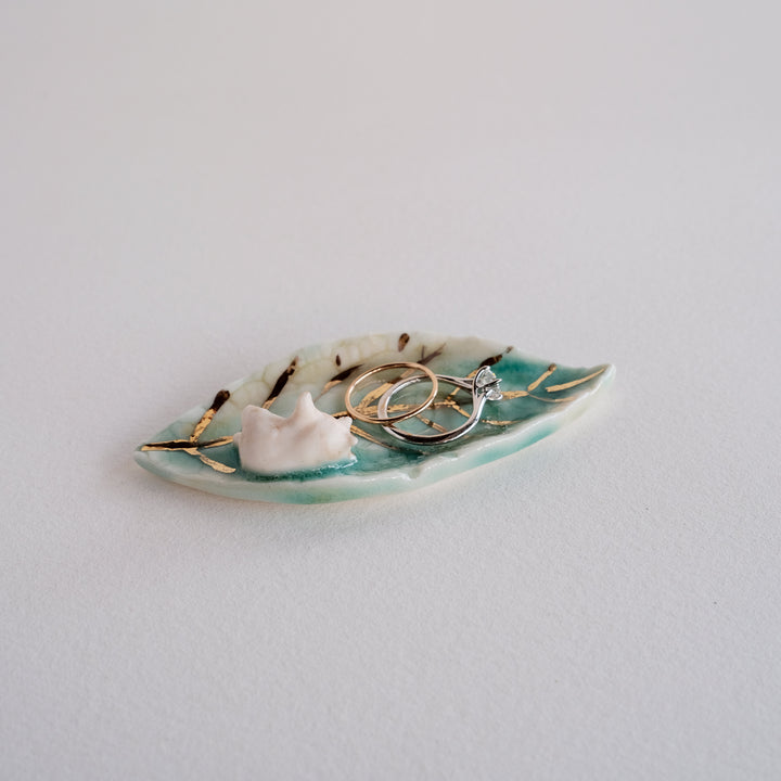 Leaf Dish | Sleepy Waving Bear