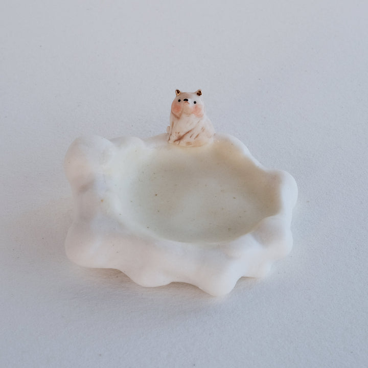 Cloud Dish | Sitting Bear