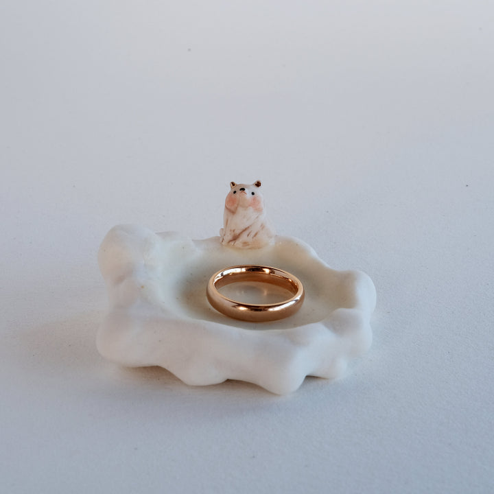 Cloud Dish | Sitting Bear