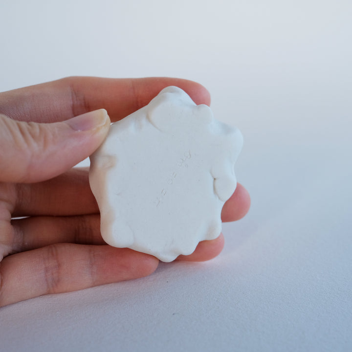 Cloud Dish | Sitting Bear