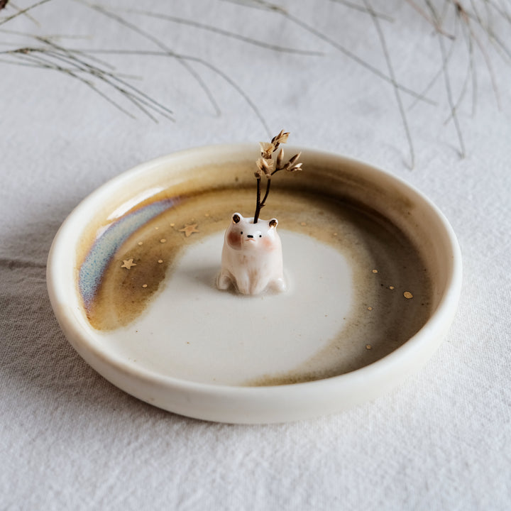 Guardian Dish | Sitting Brown Bear