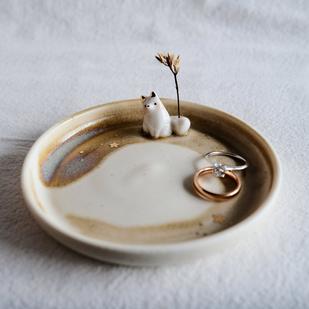 Guardian Dish | Sitting Fox