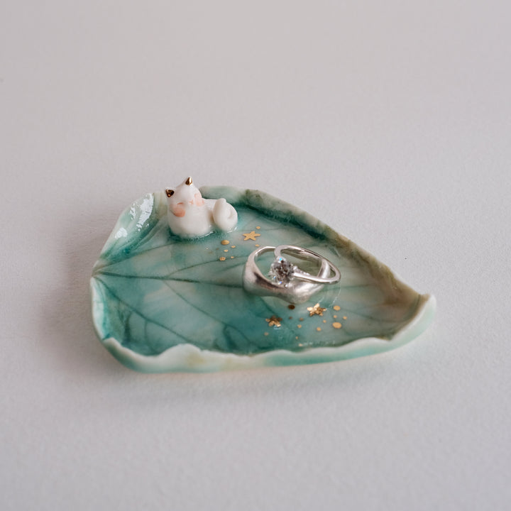 Leaf Dish | Sleepy Cat