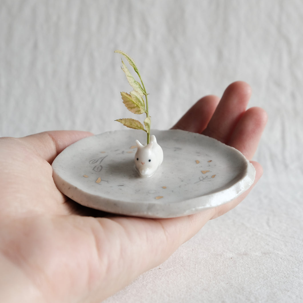 Windswept Guardian Dish | Leaping Bunny