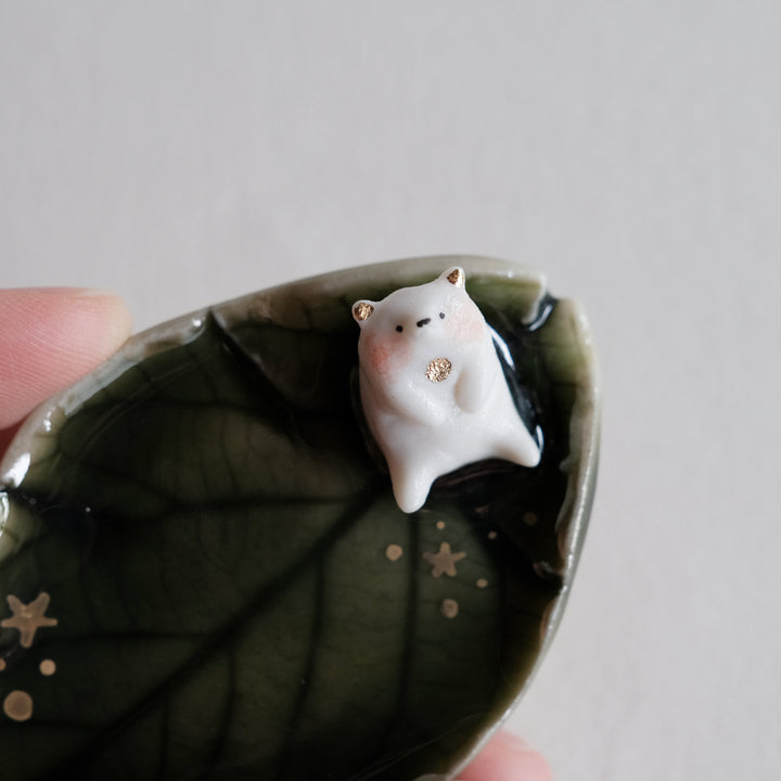 Leaf Guardian Ring Holder | Santai Bear