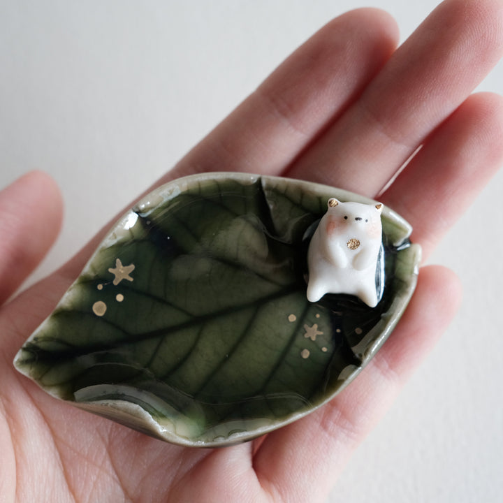 Leaf Guardian Ring Holder | Santai Bear
