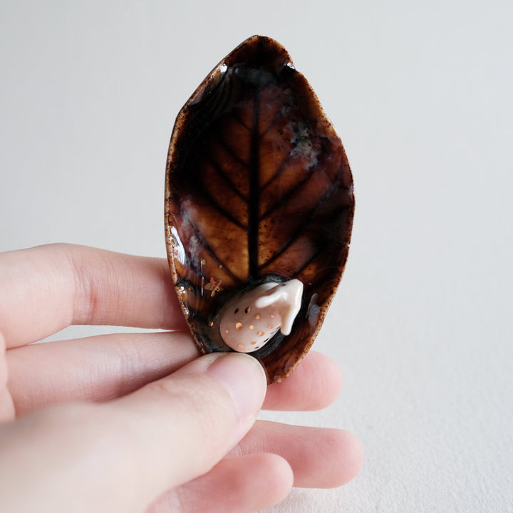 Leaf Guardian Ring Holder | Resting Deer