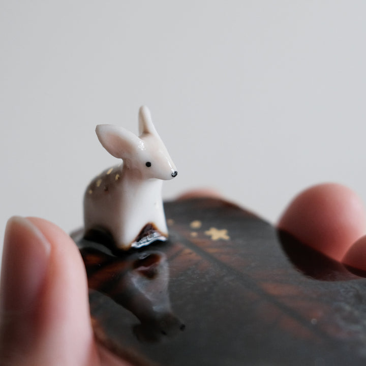 Leaf Guardian Ring Holder | Alert Deer