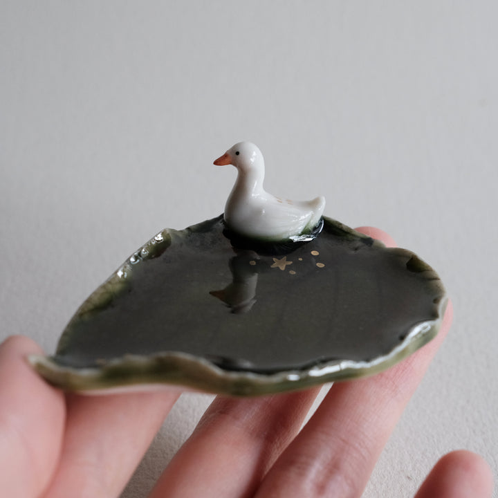 Leaf Guardian Ring Holder | Alert Duck