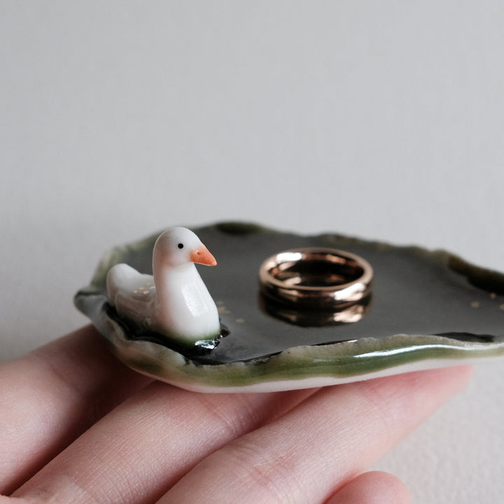 Leaf Guardian Ring Holder | Alert Duck