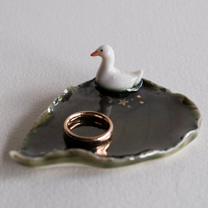 Leaf Guardian Ring Holder | Alert Duck