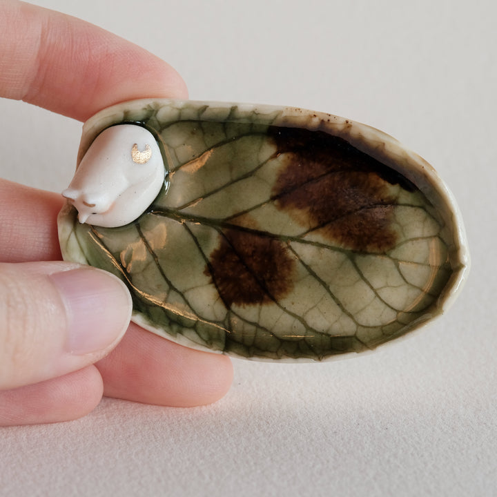 Leaf Fox Ring Holder | Curled Moon